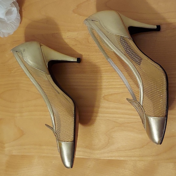 Stuart Weitzman Soft Gold Mesh and Rhinestone Detailed Pumps Size 5.5 - Picture 3 of 16